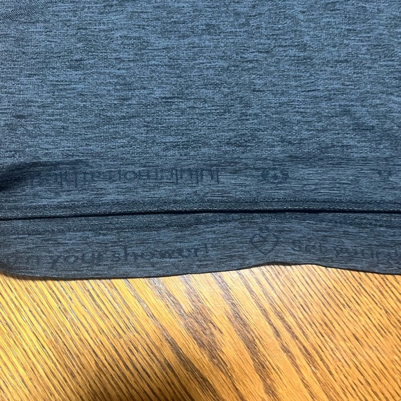 Lululemon Size 6 working out shirts - Picture 8 of 10
